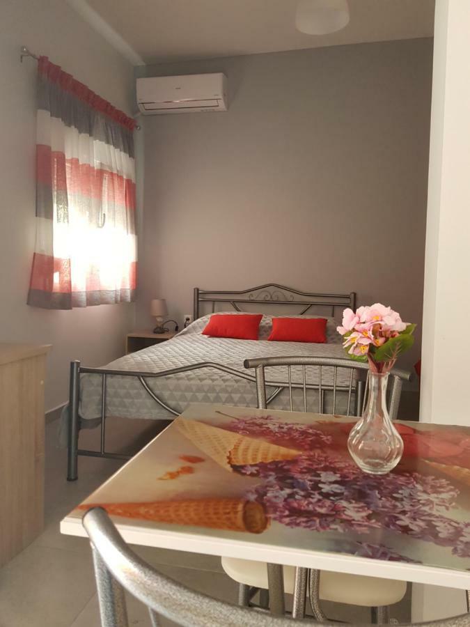 Roses Studios Nea Moudania Exteriér fotografie